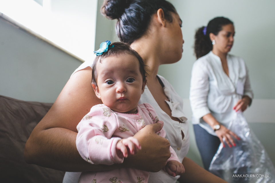 Parto natural hospitalar de Zion, filhos de Eduardo e Márcia Fernandes, fotografado por Ana Kacurin no Rio de Janeiro