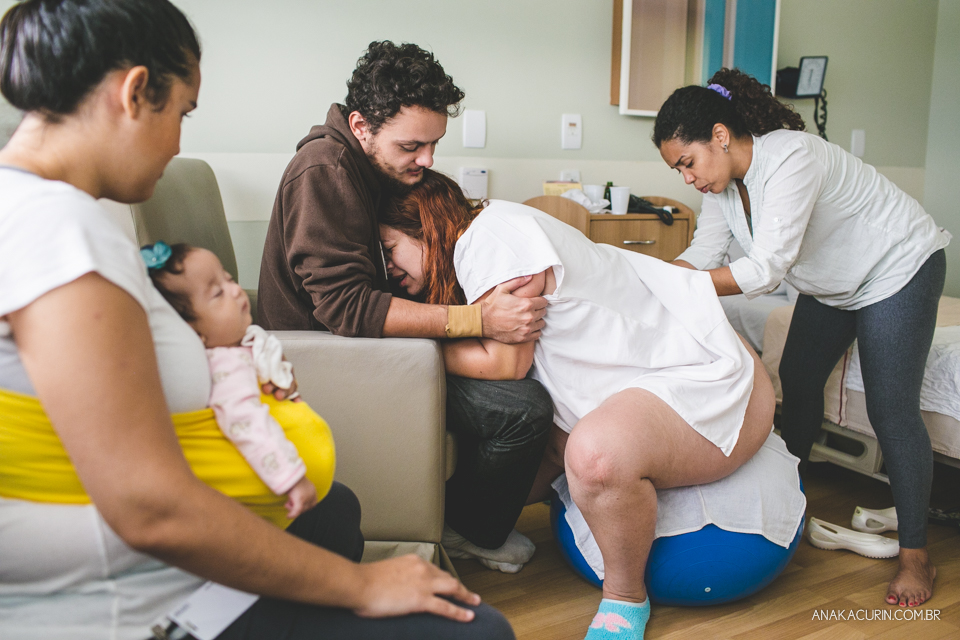 Parto natural hospitalar de Zion, filhos de Eduardo e Márcia Fernandes, fotografado por Ana Kacurin no Rio de JaneiroParto natural hospitalar de Zion, filhos de Eduardo e Márcia Fernandes, fotografado por Ana Kacurin no Rio de Janeiro