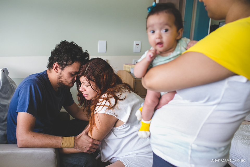 Parto natural hospitalar de Zion, filhos de Eduardo e Márcia Fernandes, fotografado por Ana Kacurin no Rio de Janeiro