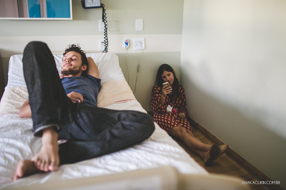 Parto natural hospitalar de Zion, filhos de Eduardo e Márcia Fernandes, fotografado por Ana Kacurin no Rio de Janeiro