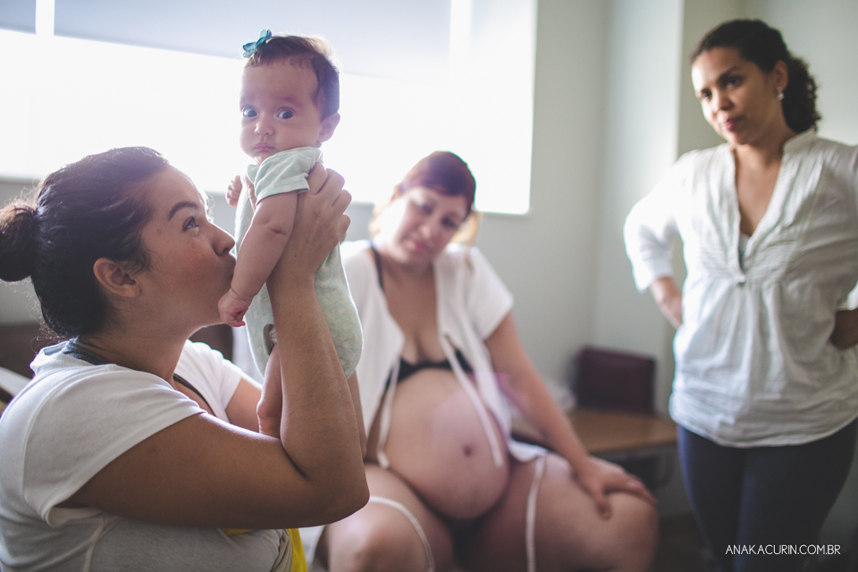 Parto natural hospitalar de Zion, filhos de Eduardo e Márcia Fernandes, fotografado por Ana Kacurin no Rio de Janeiro