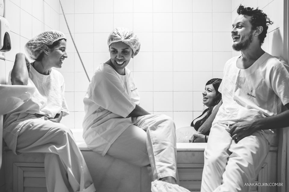 Parto natural hospitalar de Zion, filhos de Eduardo e Márcia Fernandes, fotografado por Ana Kacurin no Rio de Janeiro