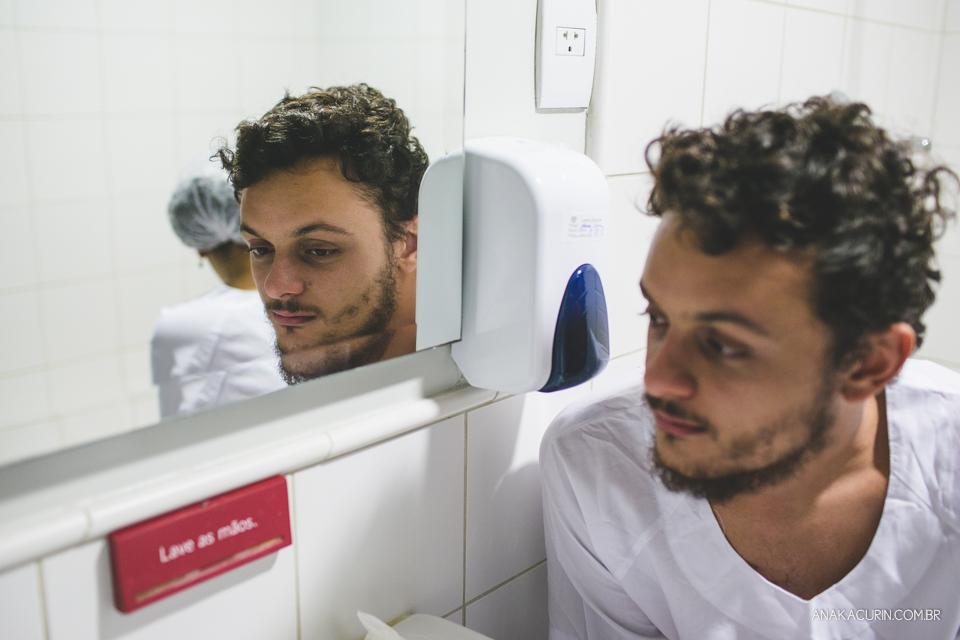 Parto natural hospitalar de Zion, filhos de Eduardo e Márcia Fernandes, fotografado por Ana Kacurin no Rio de Janeiro