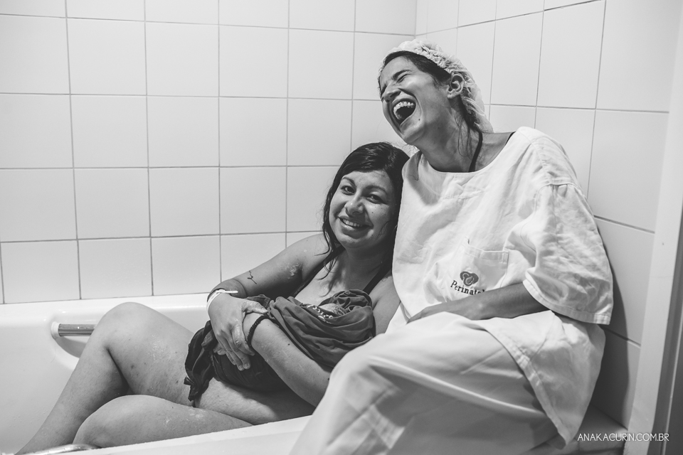 Parto natural hospitalar de Zion, filhos de Eduardo e Márcia Fernandes, fotografado por Ana Kacurin no Rio de Janeiro