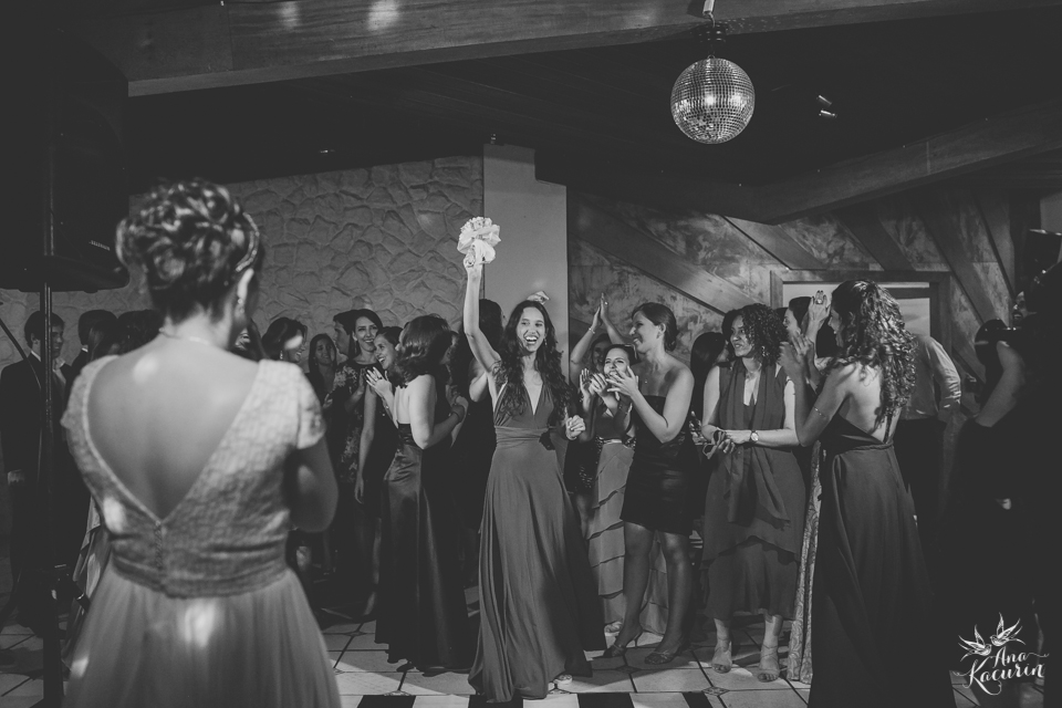 wedding, casamento, casório, fotografia de casamento, rio de janeiro, rj, perfect liberty, grajaú country club, carolina alho, bem assessorados, pl, casal, noivos, festa, recepção, pista de dança, bouquet, jogar bouquet