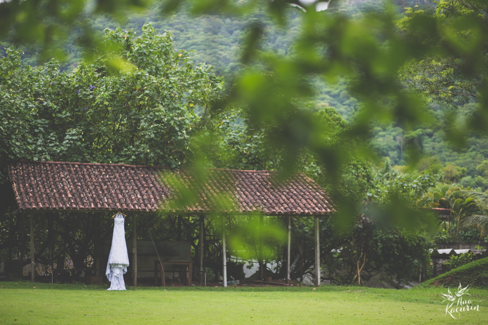 wedding, casamento, casório, fotografia de casamento, rio de janeiro, rj, bosque da fazenda, aline angel, bem assessorados, casal, noivos, making of, vestido, gramado
