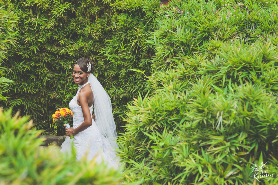 wedding, casamento, casório, fotografia de casamento, rio de janeiro, rj, bosque da fazenda, aline angel, bem assessorados, casal, noivos, making of, vestido, véu, bouquet, buquê