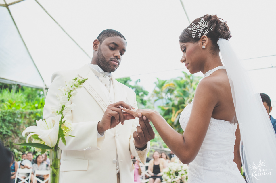 wedding, casamento, casório, fotografia de casamento, rio de janeiro, rj, bosque da fazenda, aline angel, bem assessorados, casal, noivos, cerimônia, ceremony, votos, troca de alianças, alianças