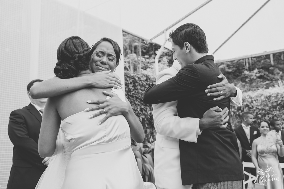 wedding, casamento, casório, fotografia de casamento, rio de janeiro, rj, bosque da fazenda, aline angel, bem assessorados, casal, noivos, cerimônia, ceremony, abraço