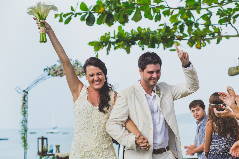 casamento, wedding, casório, casando, casar, yucas, buzios, rj, brazil, fotografia, fotografia de casamento, ana kacurin, praia, casamento na praia, bem assessorados, kim derick filmes, captain's buffet, rik carvalho, casamento de dia, casamento ao ar liv