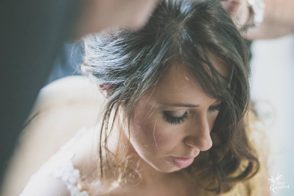 casamento, wedding, casório, casar rj, noivas rj, noiva, noivo, praia, casamento na praia, beach, beach wedding, destination wedding, Yanne, Erik, Cabo Frio, Praia das Dunas, Buzios, Kim Derick Filmes, Ana Kacurin, making of, cabelo, cabeleireiro, pentead