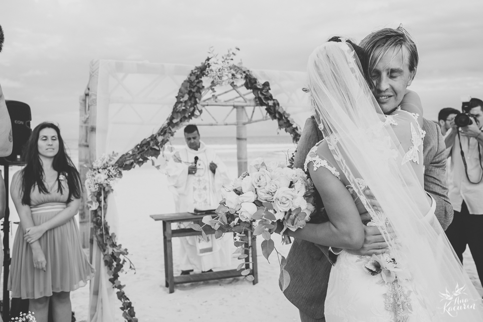 casamento, wedding, casório, casar rj, noivas rj, noiva, noivo, praia, casamento na praia, beach, beach wedding, destination wedding, Yanne, Erik, Cabo Frio, Praia das Dunas, Buzios, Kim Derick Filmes, Ana Kacurin, cerimônia, ceremony, cerimônia na praia,