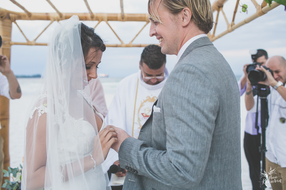 casamento, wedding, casório, casar rj, noivas rj, noiva, noivo, praia, casamento na praia, beach, beach wedding, destination wedding, Yanne, Erik, Cabo Frio, Praia das Dunas, Buzios, Kim Derick Filmes, Ana Kacurin, cerimônia, ceremony, cerimônia na praia,