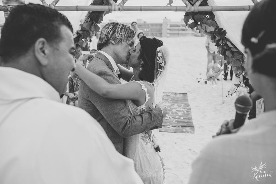 casamento, wedding, casório, casar rj, noivas rj, noiva, noivo, praia, casamento na praia, beach, beach wedding, destination wedding, Yanne, Erik, Cabo Frio, Praia das Dunas, Buzios, Kim Derick Filmes, Ana Kacurin, cerimônia, ceremony, cerimônia na praia,