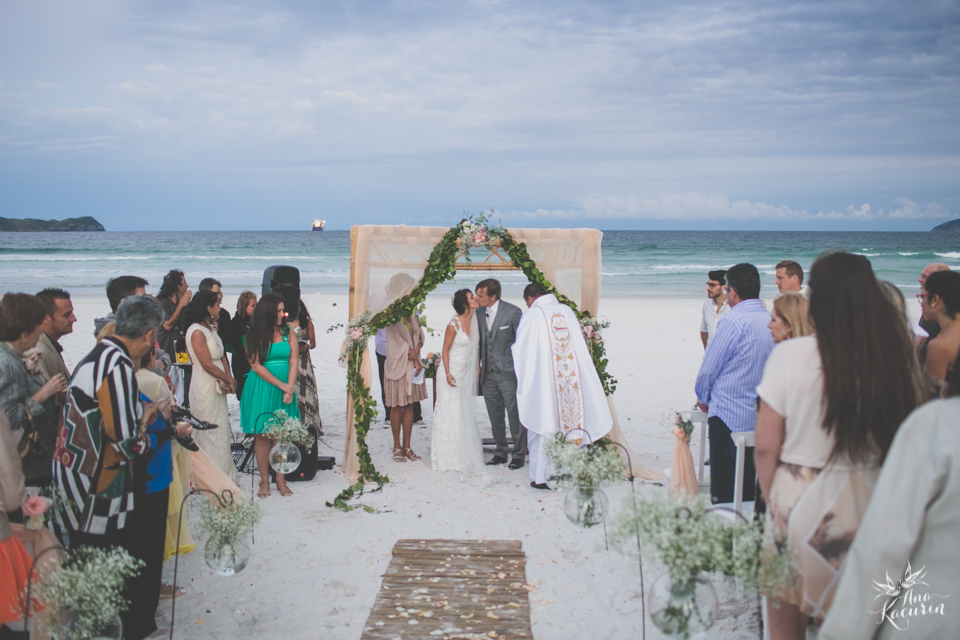 casamento, wedding, casório, casar rj, noivas rj, noiva, noivo, praia, casamento na praia, beach, beach wedding, destination wedding, Yanne, Erik, Cabo Frio, Praia das Dunas, Buzios, Kim Derick Filmes, Ana Kacurin, cerimônia, ceremony, cerimônia na praia,