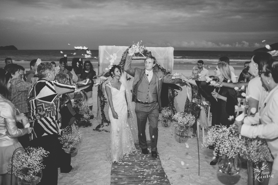 casamento, wedding, casório, casar rj, noivas rj, noiva, noivo, praia, casamento na praia, beach, beach wedding, destination wedding, Yanne, Erik, Cabo Frio, Praia das Dunas, Buzios, Kim Derick Filmes, Ana Kacurin, cerimônia, ceremony, cerimônia na praia,