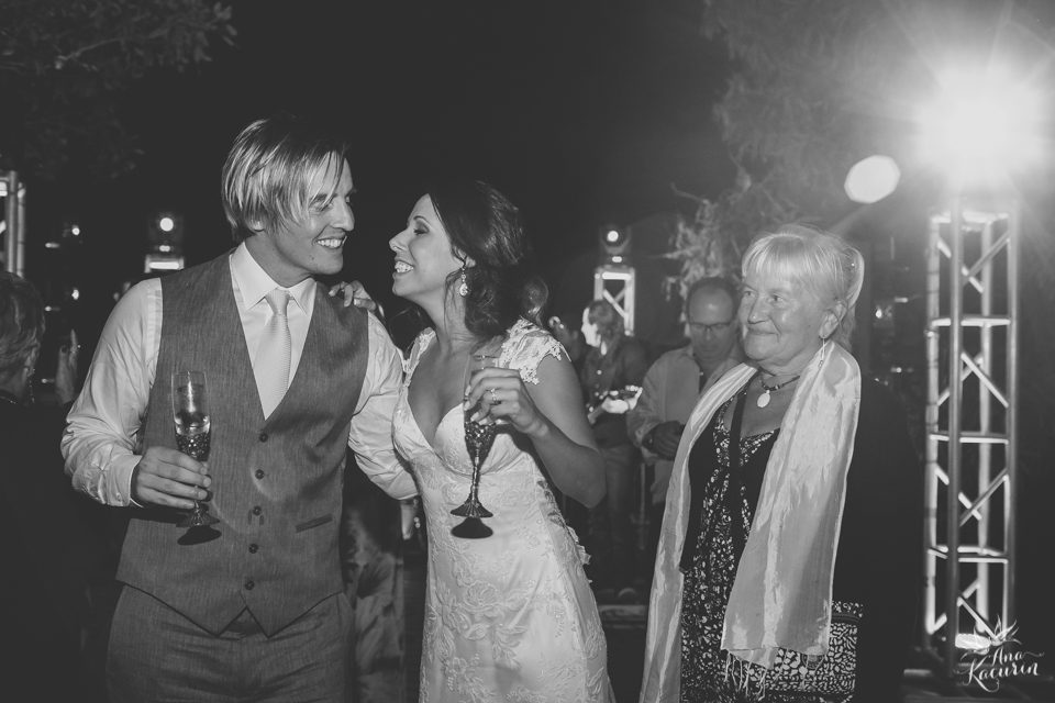 casamento, wedding, casório, casar rj, noivas rj, noiva, noivo, praia, casamento na praia, beach, beach wedding, destination wedding, Yanne, Erik, Cabo Frio, Praia das Dunas, Buzios, Kim Derick Filmes, Ana Kacurin, decor, luzes decorativas, vagalumes e pi