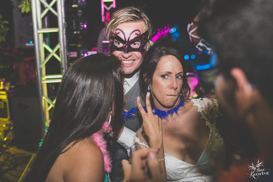 casamento, wedding, casório, casar rj, noivas rj, noiva, noivo, praia, casamento na praia, beach, beach wedding, destination wedding, Yanne, Erik, Cabo Frio, Praia das Dunas, Buzios, Kim Derick Filmes, Ana Kacurin, decor, luzes decorativas, vagalumes e pi