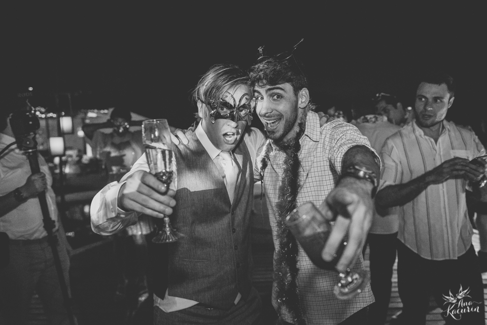 casamento, wedding, casório, casar rj, noivas rj, noiva, noivo, praia, casamento na praia, beach, beach wedding, destination wedding, Yanne, Erik, Cabo Frio, Praia das Dunas, Buzios, Kim Derick Filmes, Ana Kacurin, decor, luzes decorativas, vagalumes e pi