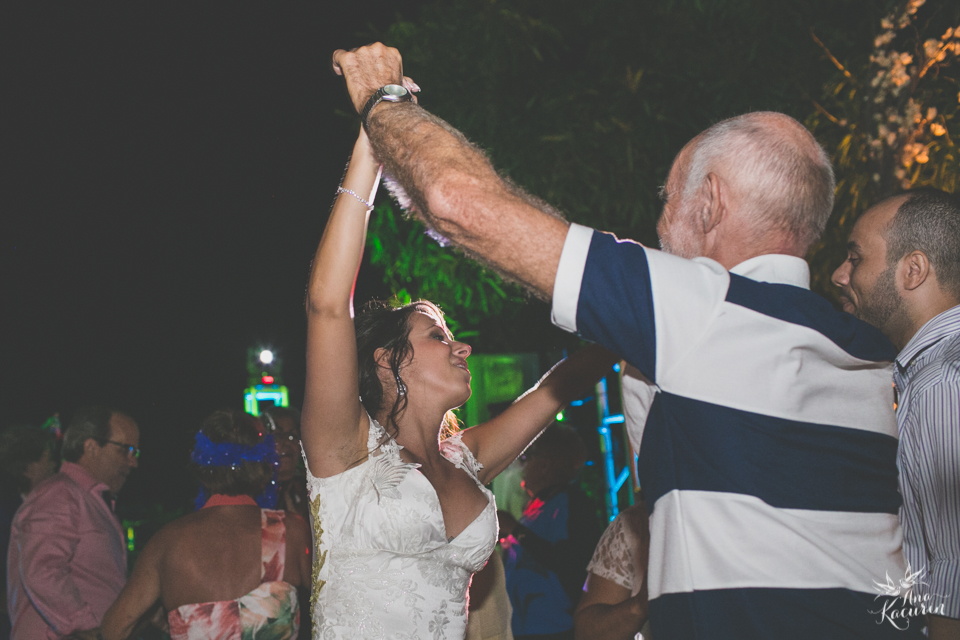 casamento, wedding, casório, casar rj, noivas rj, noiva, noivo, praia, casamento na praia, beach, beach wedding, destination wedding, Yanne, Erik, Cabo Frio, Praia das Dunas, Buzios, Kim Derick Filmes, Ana Kacurin, decor, luzes decorativas, vagalumes e pi