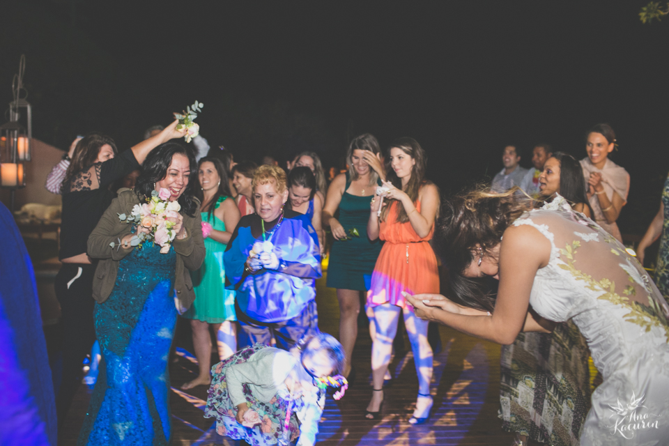 casamento, wedding, casório, casar rj, noivas rj, noiva, noivo, praia, casamento na praia, beach, beach wedding, destination wedding, Yanne, Erik, Cabo Frio, Praia das Dunas, Buzios, Kim Derick Filmes, Ana Kacurin, decor, luzes decorativas, vagalumes e pi