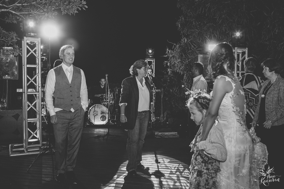 casamento, wedding, casório, casar rj, noivas rj, noiva, noivo, praia, casamento na praia, beach, beach wedding, destination wedding, Yanne, Erik, Cabo Frio, Praia das Dunas, Buzios, Kim Derick Filmes, Ana Kacurin, decor, luzes decorativas, vagalumes e pi