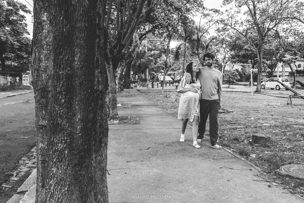 Parto normal humanizado de Maria Julia, filha de Vitor Paravidino e Tatiana Henriques, que aconteceu na Casa de Parto Davi Capistrano em Realengo, Rio de Janeiro, a famosa Casinha, fotografado por Ana Kacurin.