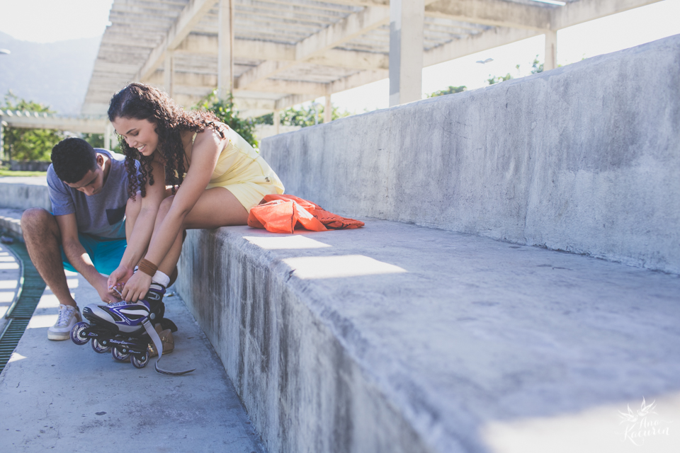 Ensaio de casal fotografado por Ana Kacurin no Parque dos PAtins na Lagoa Rodrigo de Freitas no Rio de Janeiro - RJ.