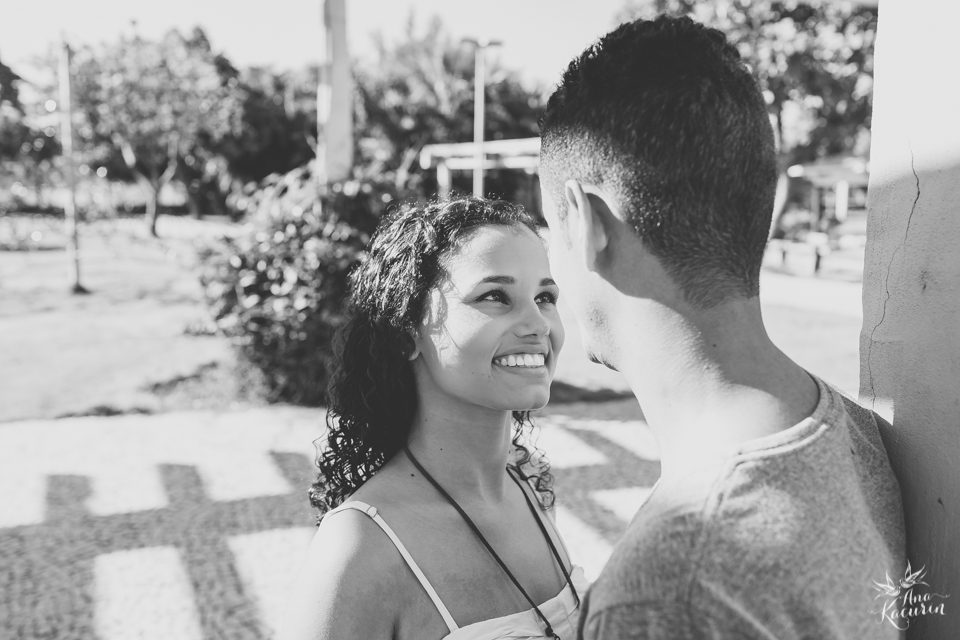 Ensaio de casal fotografado por Ana Kacurin no Parque dos PAtins na Lagoa Rodrigo de Freitas no Rio de Janeiro - RJ.