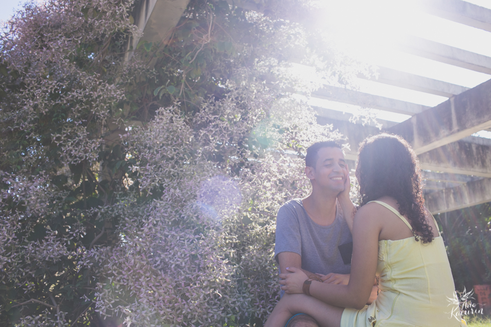 Ensaio de casal fotografado por Ana Kacurin no Parque dos PAtins na Lagoa Rodrigo de Freitas no Rio de Janeiro - RJ.