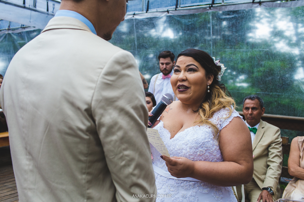 Emociante troca de votos no casamento da blogueira Mariana Rodrigues e Diego Neves