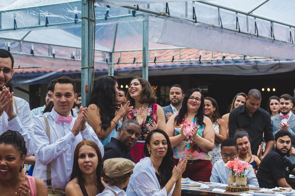 Padrinhos e madrinhas se emocionam com troca de votos no casamento da blogueira Mariana Rodrigues e Diego Neves