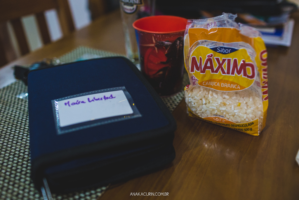 Parto domiciliar de Juliana Brito, nascimento de Francisco, assistido pela equipe Coletivo de Parteiras pelas enfermeiras obstétricas Maíra Libertad e Marina Barreto e pela doula Priscilla Lamenza, registrado pela fotógrafa de partos Ana Kacurin no RJ.