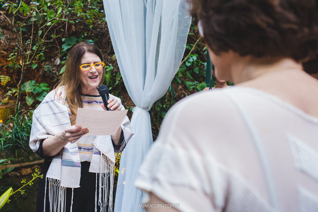 Casamento diurno Judaico homoafetivo de Bia e Léa no Horto, Rio de Janeiro, RJ.