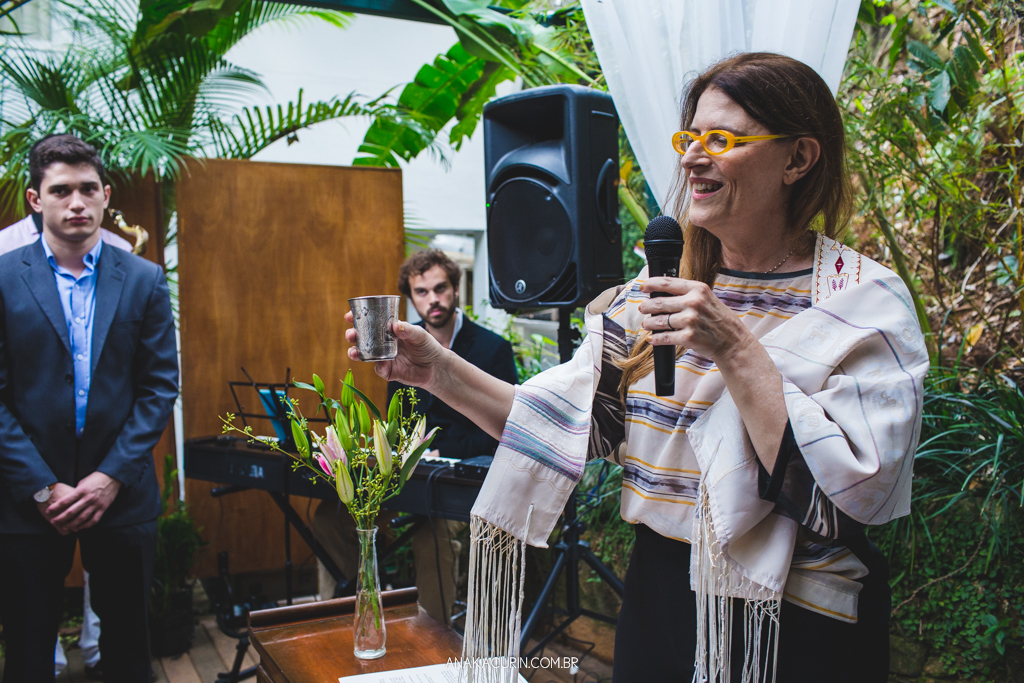 Casamento diurno Judaico homoafetivo de Bia e Léa no Horto, Rio de Janeiro, RJ.