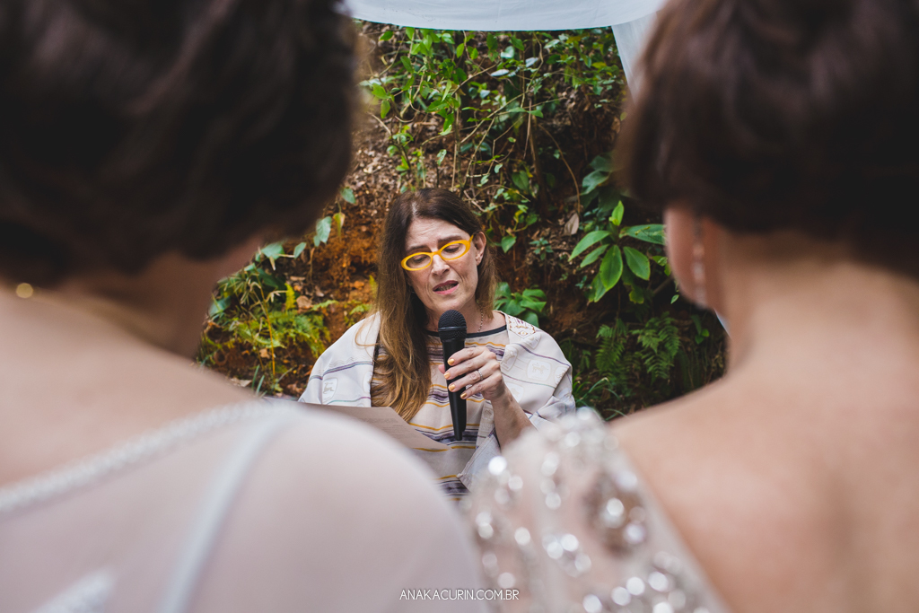 Casamento diurno Judaico homoafetivo de Bia e Léa no Horto, Rio de Janeiro, RJ.