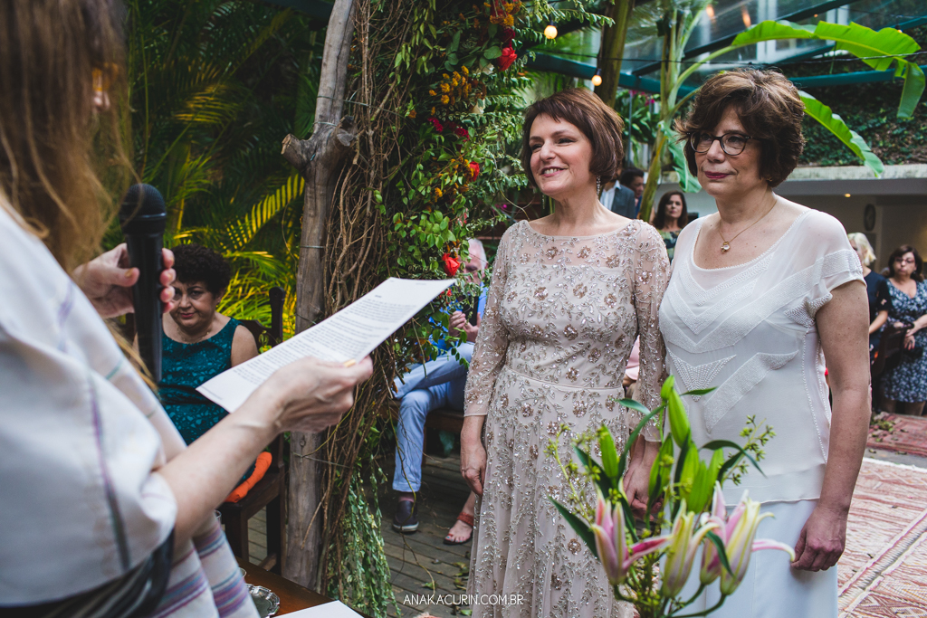Casamento diurno Judaico homoafetivo de Bia e Léa no Horto, Rio de Janeiro, RJ.