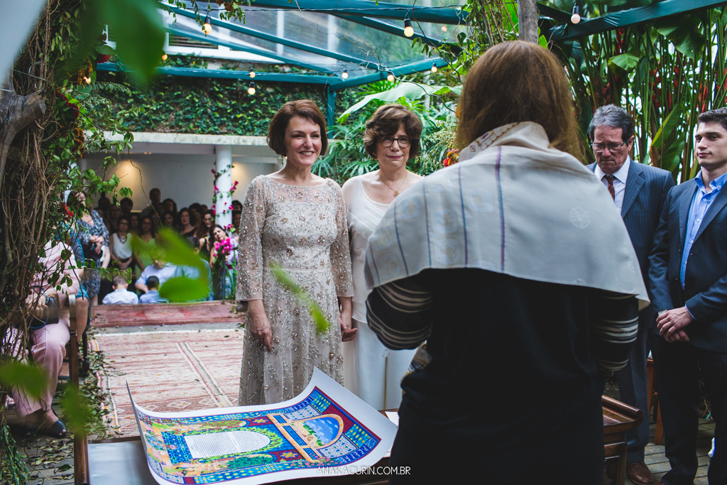 Casamento diurno Judaico homoafetivo de Bia e Léa no Horto, Rio de Janeiro, RJ.
