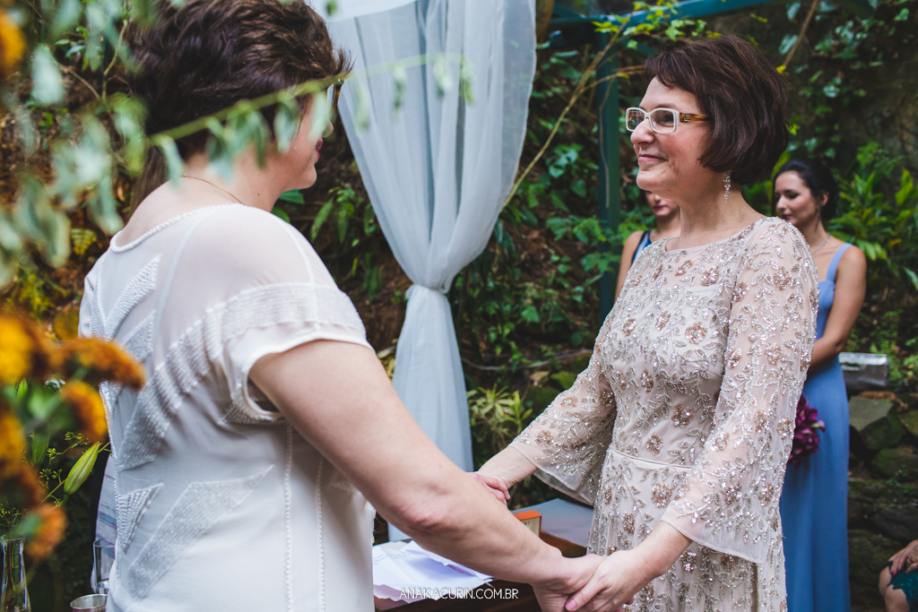 Casamento diurno Judaico homoafetivo de Bia e Léa no Horto, Rio de Janeiro, RJ.