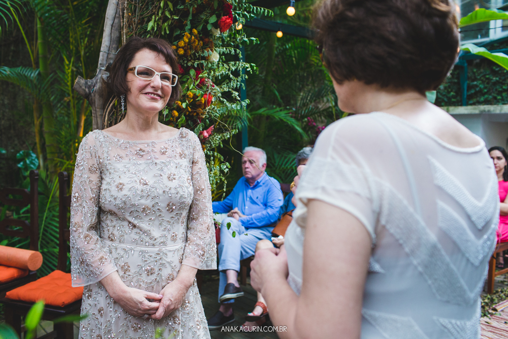 Casamento diurno Judaico homoafetivo de Bia e Léa no Horto, Rio de Janeiro, RJ.