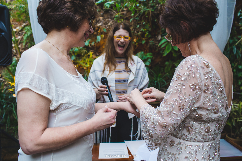 Casamento diurno Judaico homoafetivo de Bia e Léa no Horto, Rio de Janeiro, RJ.