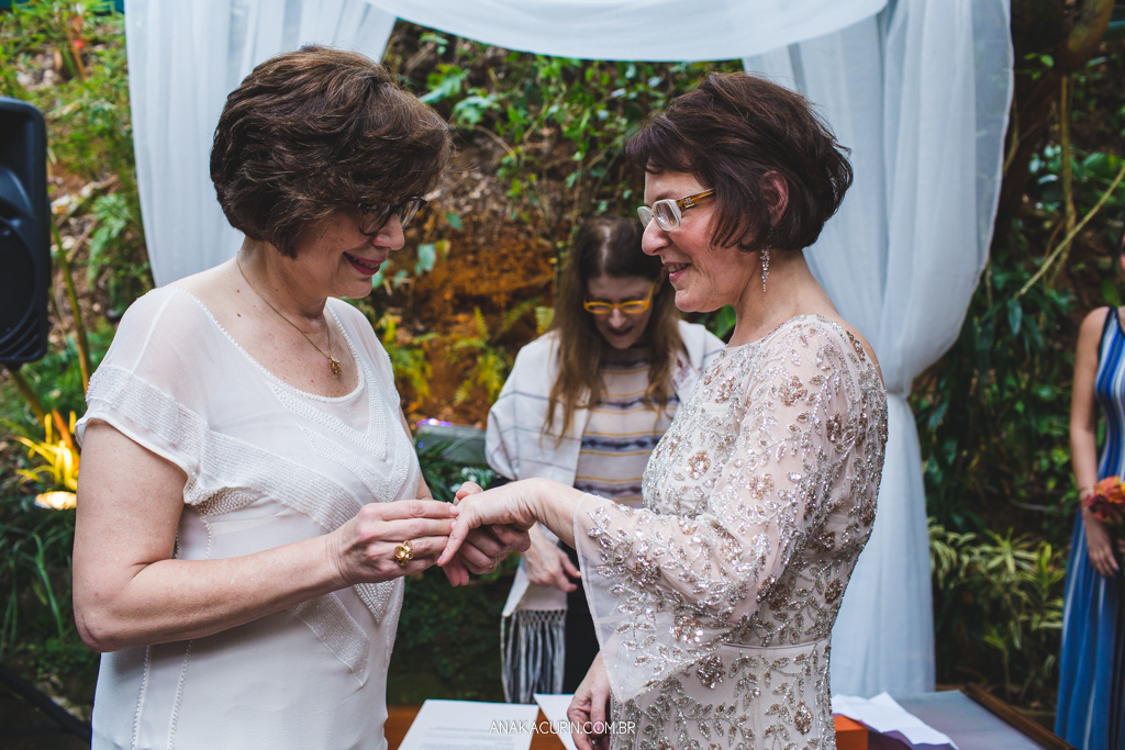 Casamento diurno Judaico homoafetivo de Bia e Léa no Horto, Rio de Janeiro, RJ.