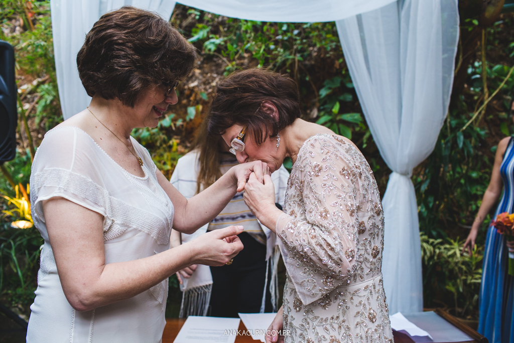 Casamento diurno Judaico homoafetivo de Bia e Léa no Horto, Rio de Janeiro, RJ.