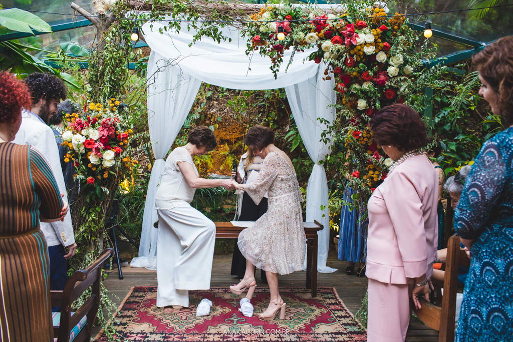 Casamento diurno Judaico homoafetivo de Bia e Léa no Horto, Rio de Janeiro, RJ.