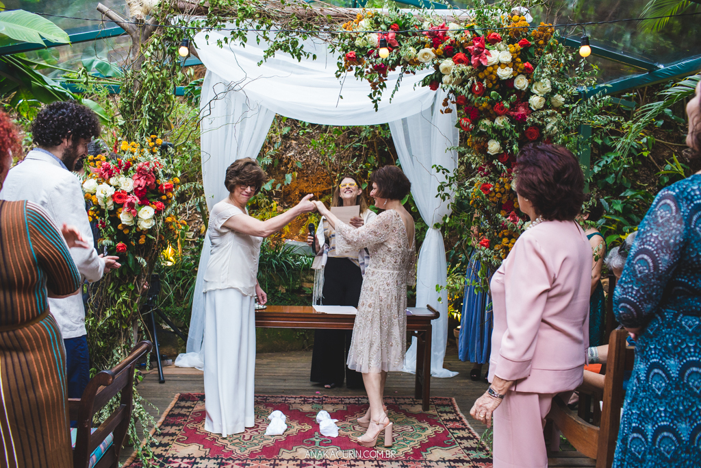 Casamento diurno Judaico homoafetivo de Bia e Léa no Horto, Rio de Janeiro, RJ.