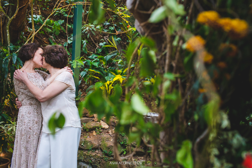 Casamento diurno Judaico homoafetivo de Bia e Léa no Horto, Rio de Janeiro, RJ.