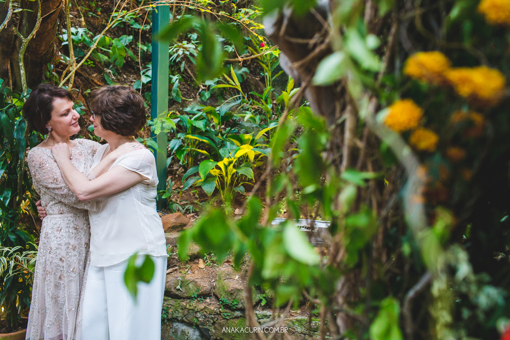 Casamento diurno Judaico homoafetivo de Bia e Léa no Horto, Rio de Janeiro, RJ.