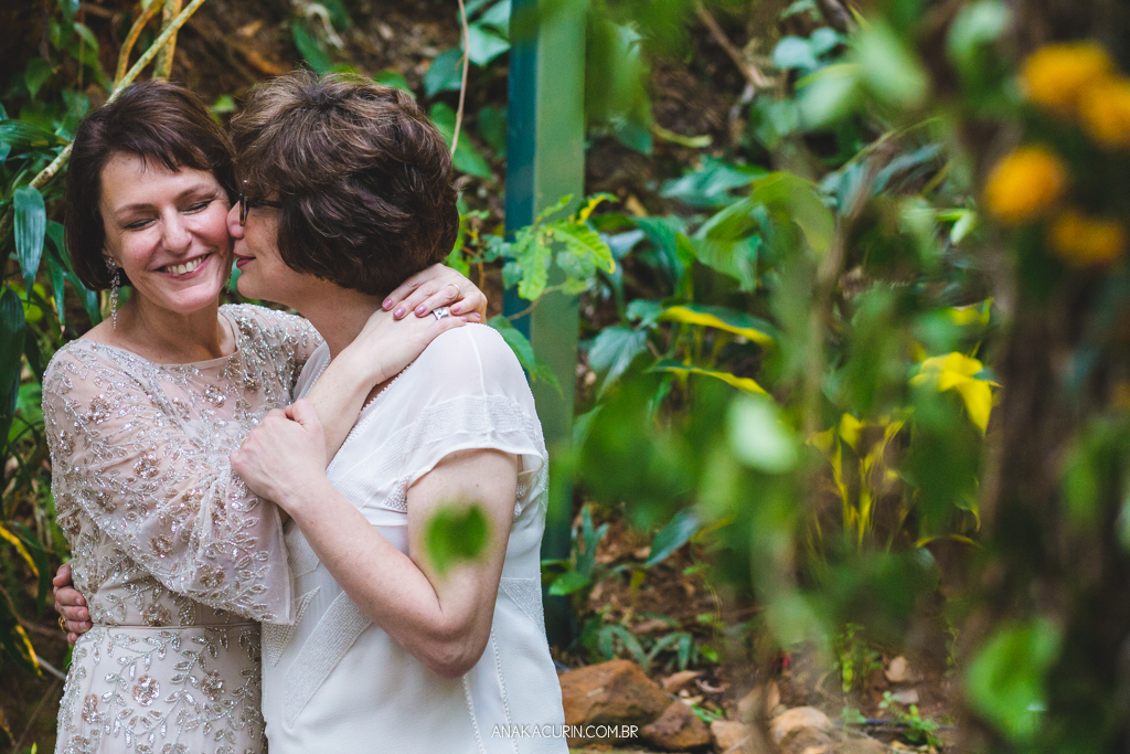 Casamento diurno Judaico homoafetivo de Bia e Léa no Horto, Rio de Janeiro, RJ.