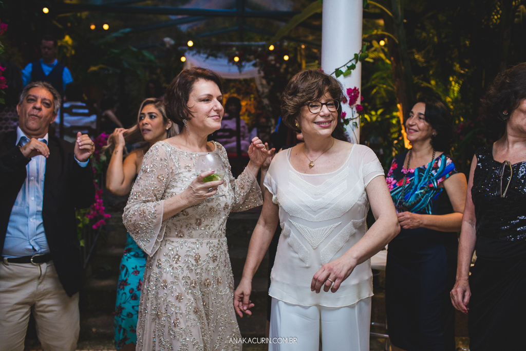 Casamento diurno Judaico homoafetivo de Bia e Léa no Horto, Rio de Janeiro, RJ.