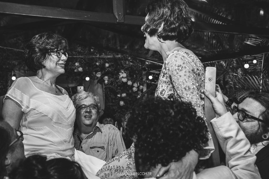 Casamento diurno Judaico homoafetivo de Bia e Léa no Horto, Rio de Janeiro, RJ.